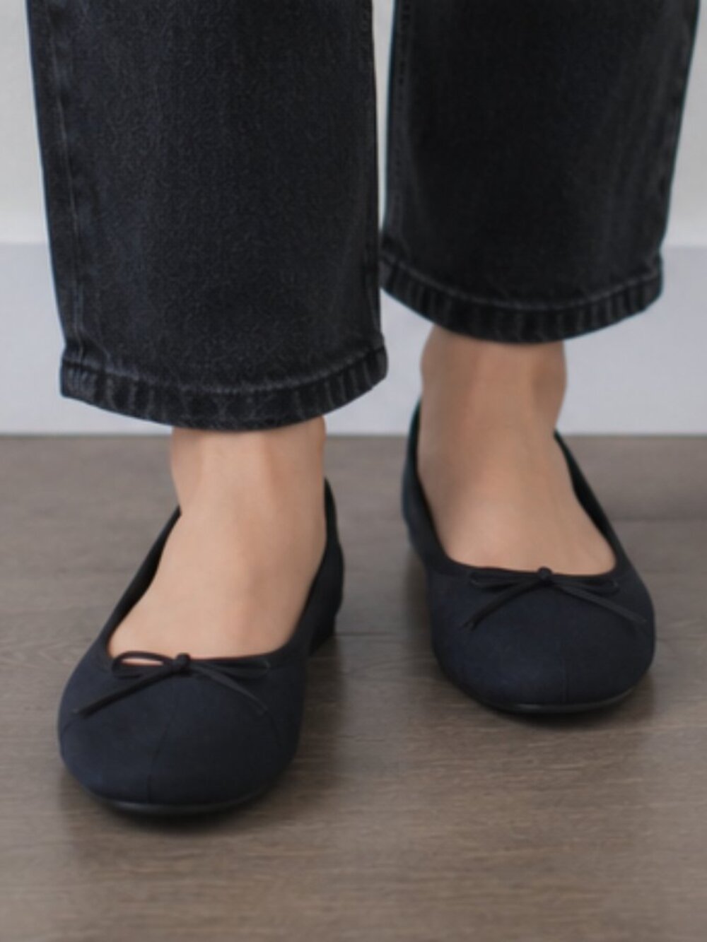 Tahari Geneva Black Bow Loafers for Women Elegant Slip-On Ballet Flats